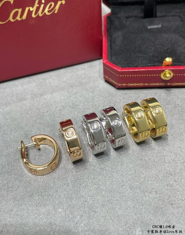 V gold Cartier Cartier CNC wide version of the single diamond LOVE ear shoot, the classic 【Grade】   Classic Cartier love series The most classic models need not be introduced Germany imported high-end Three colors can be