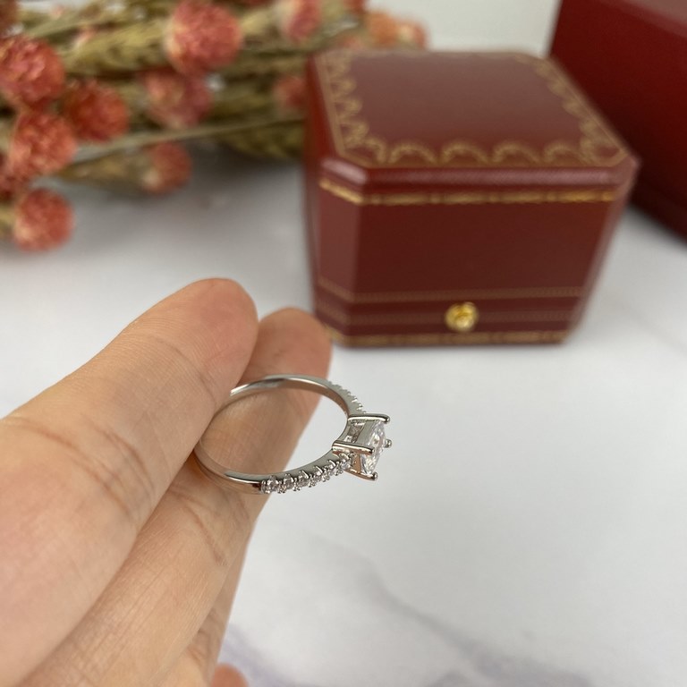 92 5  (left yardage 5, 8) new exquisite thick Sterling Silver [K gold process] Cartier  祖母切割梯形钻戒指 A jewelry that expresses the spirit of freedom, the creation of the ring legend, witnessed the legendary love of the unswe