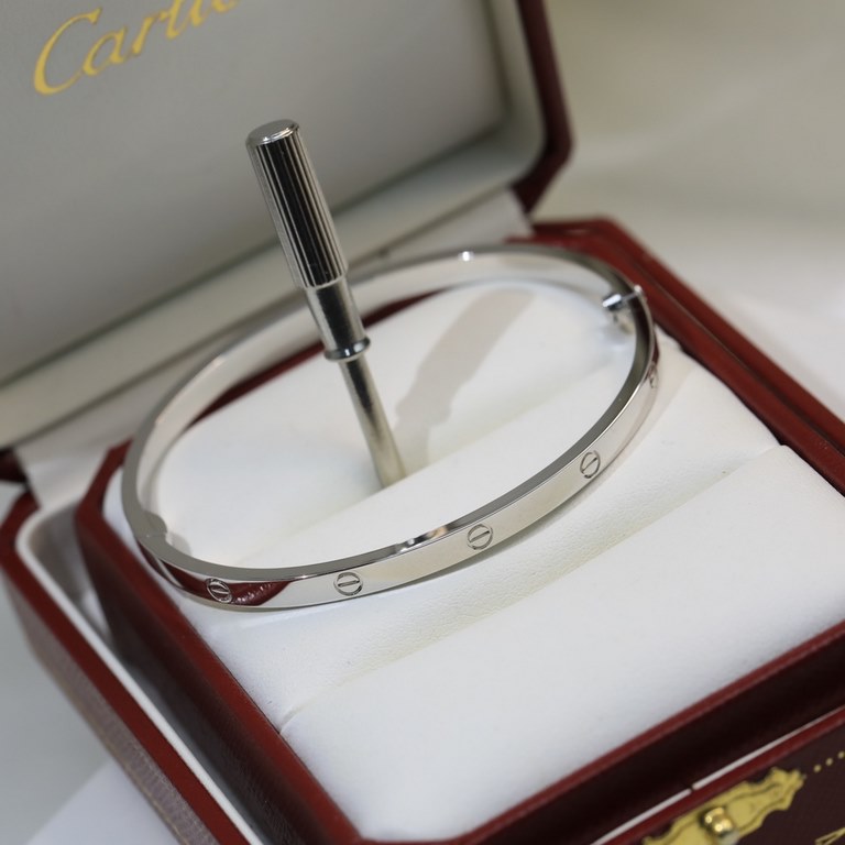 CNC version Narrow version   Cartier classic love bracelet, many years of word of mouth models. The use of V gold material plating 18K gold thick gold does not fade Original CNC machine cutting process! Special promise t