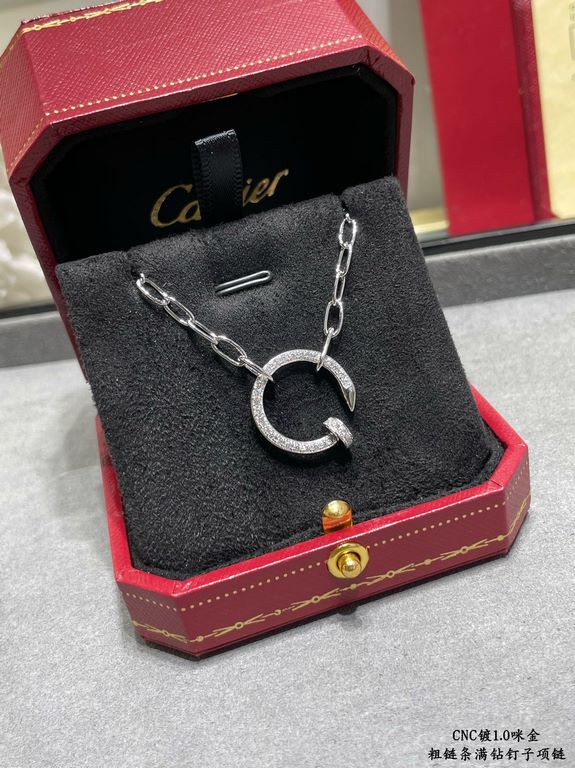 V gold plated 1.0 micron gold CNC pair version. Your husband (Yi Yi Qianxi) same Cartier thick chain full of diamonds nail necklace White gold, rose gold .