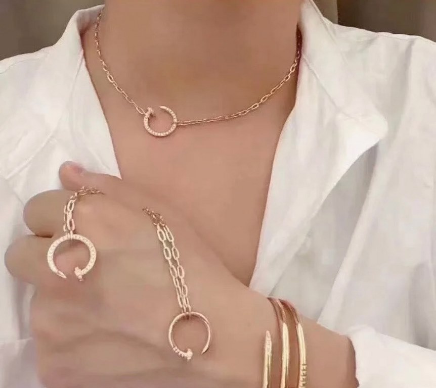 V gold plated 1.0 micron gold CNC pair version. Your husband (Yi Yi Qianxi) same Cartier thick chain full of diamonds nail necklace White gold, rose gold .