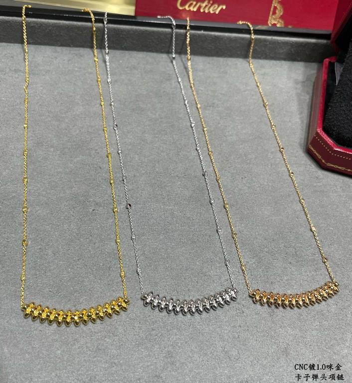 V gold plated 1.0 imitation gold Cartier CNC bullet necklace    The two sides of the small willow nails can be free to shake, very personalized one. Eternal classic Very hot in recent years High-end Micro-setting materia