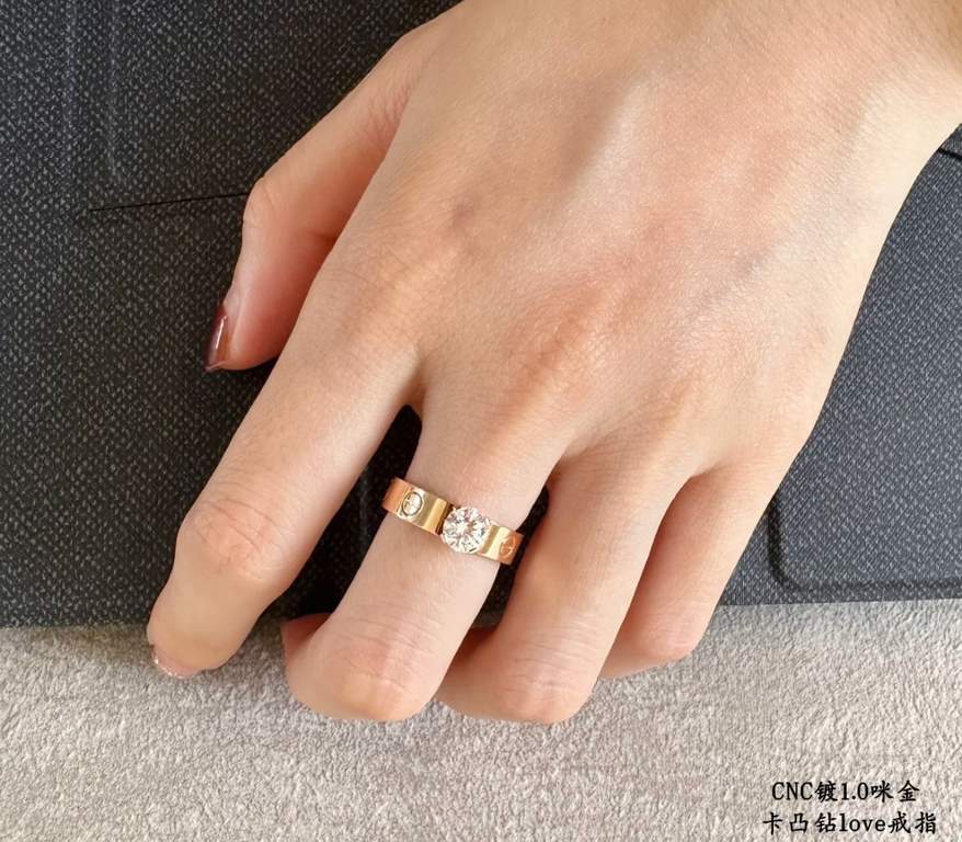 V gold material Size 678 . Cartier CNC Convex Diamond Love Nail Ring   Convex diamonds are more sparkling, the most popular one ring     Eternal classic In recent years it is very hot High-end, high carbon diamonds micro