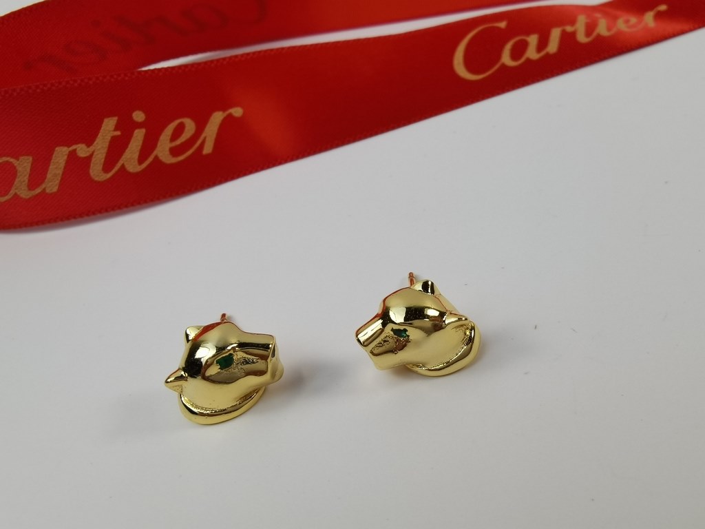 Cartier Cartier [strong] 11 leopard earrings shipping   leopard earrings   classic aristocratic model, luxury full diamond caressing leopard design     exclusive real shot ! With emerald leopard eyes to make the leopard 