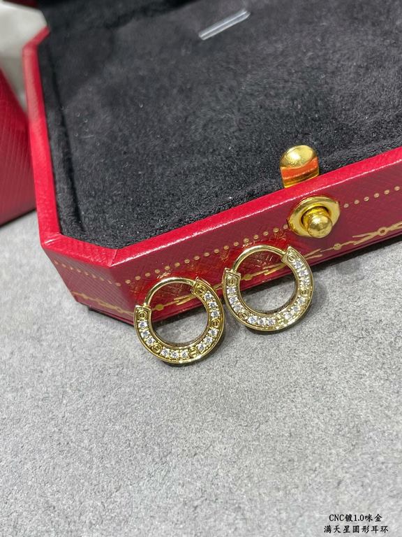 V gold plated 1.0 micro gold CNC high version Cartier LOVE full star round earrings. High-end customization    Look at the engraving, and then look at the workmanship Original reproduction into the counter without pressu