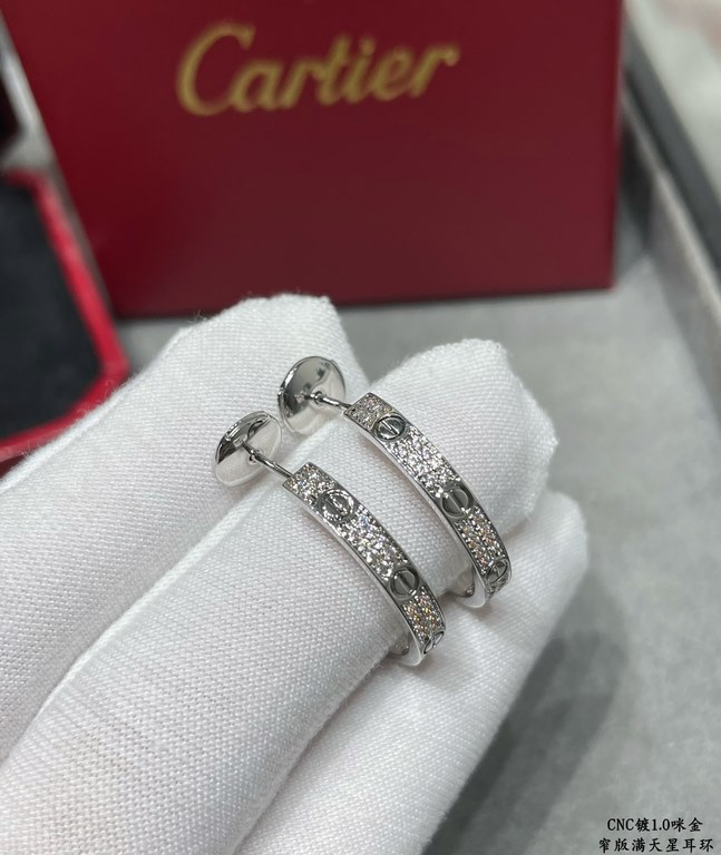 V gold plated mimic gold only do high grade precision version CNC full hand set, Cartier narrow version of the star earrings, earrings on each stone are hand set on the refractive index visible to the naked eye   V gold 