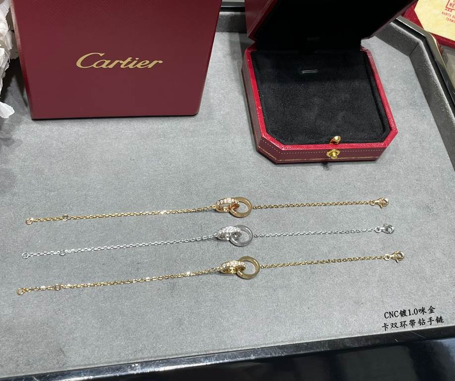 V gold plating 1.0 imitation gold CNC high version Cartier classic double ring bracelet with diamonds   real shot   high-end customized    look at the chain plate to see the engraving, and then look at the workmanship Or