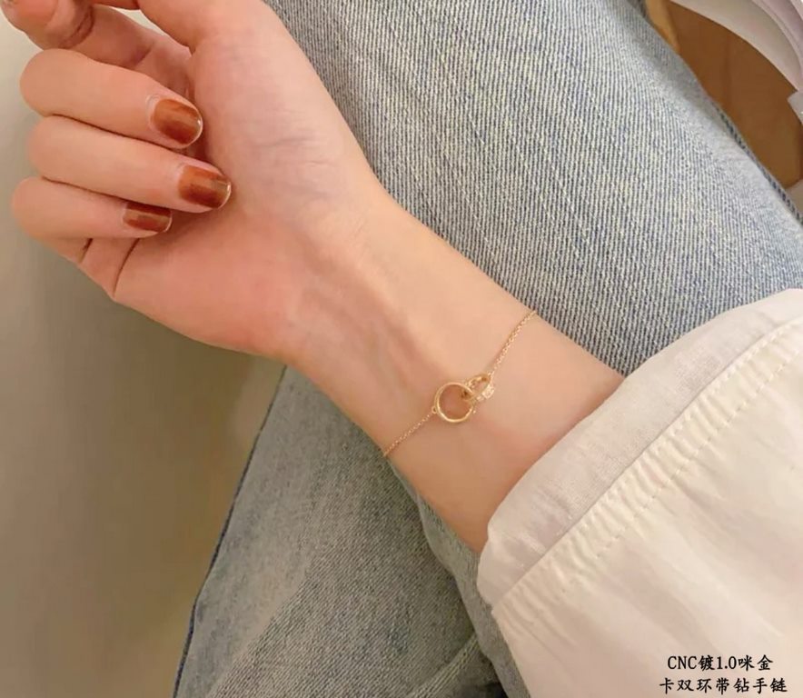 V gold plating 1.0 imitation gold CNC high version Cartier classic double ring bracelet with diamonds   real shot   high-end customized    look at the chain plate to see the engraving, and then look at the workmanship Or