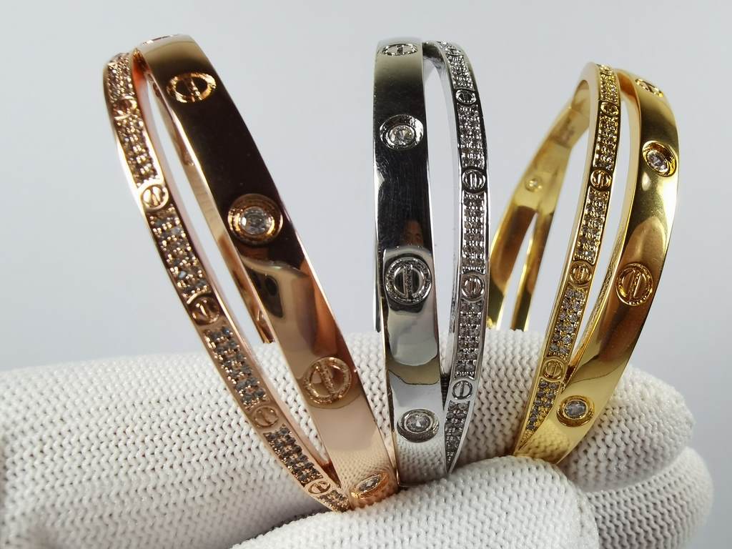 Cartier 2 in 1 double ring bracelet   mother bracelet   screws double ring crossover bracelet   classic generous models, gift to wear themselves Elegant and beautiful to the extreme    sub-golden material electroplated w