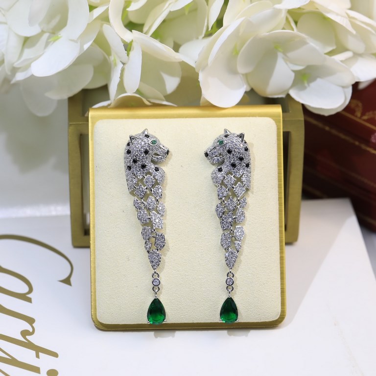 Sell crazy star hot push models    Cartier Cartier Series Jewelry sexy three-dimensional SOLEIL fashion full of diamonds spotted leopard circle tassel emerald earrings earrings shipment   star with the same paragraph, be