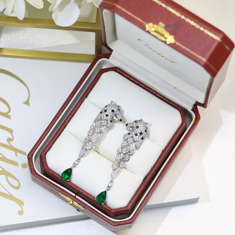 Sell crazy star hot push models    Cartier Cartier Series Jewelry sexy three-dimensional SOLEIL fashion full of diamonds spotted leopard circle tassel emerald earrings earrings shipment   star with the same paragraph, be