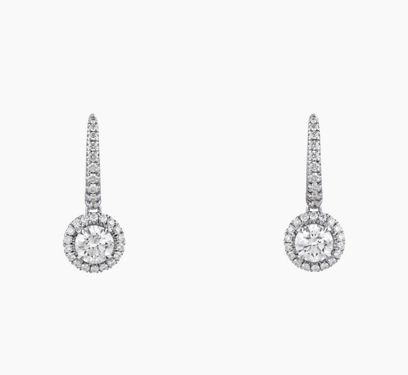 Cartier large round diamond earrings, exquisite   From cutting the main stone to plating to the finished product Very time-consuming. Imported high-carbon diamonds to do the main stone small diamond ring embracing inlays