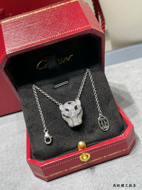 Sub gold material Cartier spotted leopard head necklace, super dominant leopard, each product Teacher Fu carved carefully to present the most perfect product! Absolute poison level!