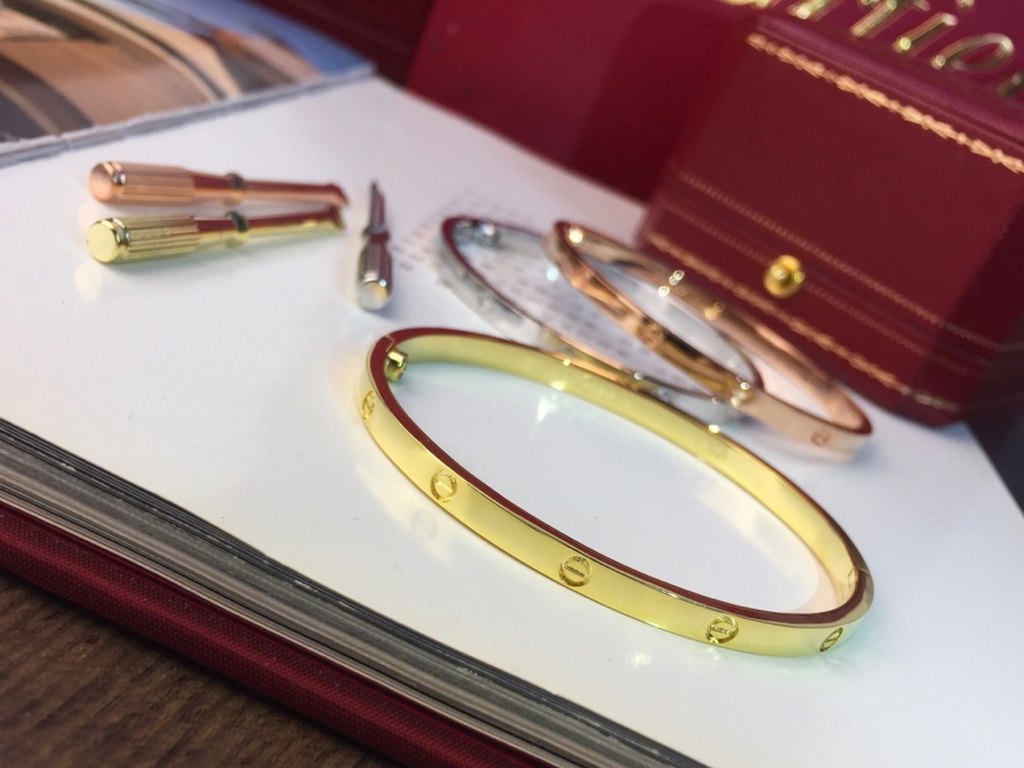 Cartier Cartier official website latest release    fire narrow version of the LOVE bracelet   imported gold plating 18k rose gold  white gold high-end customized without diamonds paragraph screws bracelet       top craft