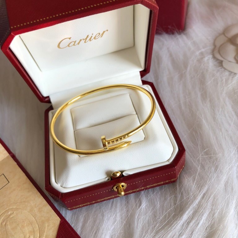 Hollow spring tube Cartier new narrow version of the nail bracelet, to meet your nail dream counter Cartier China line exclusive debut of the main push explosive models narrow version of the good delicate said hand fine 