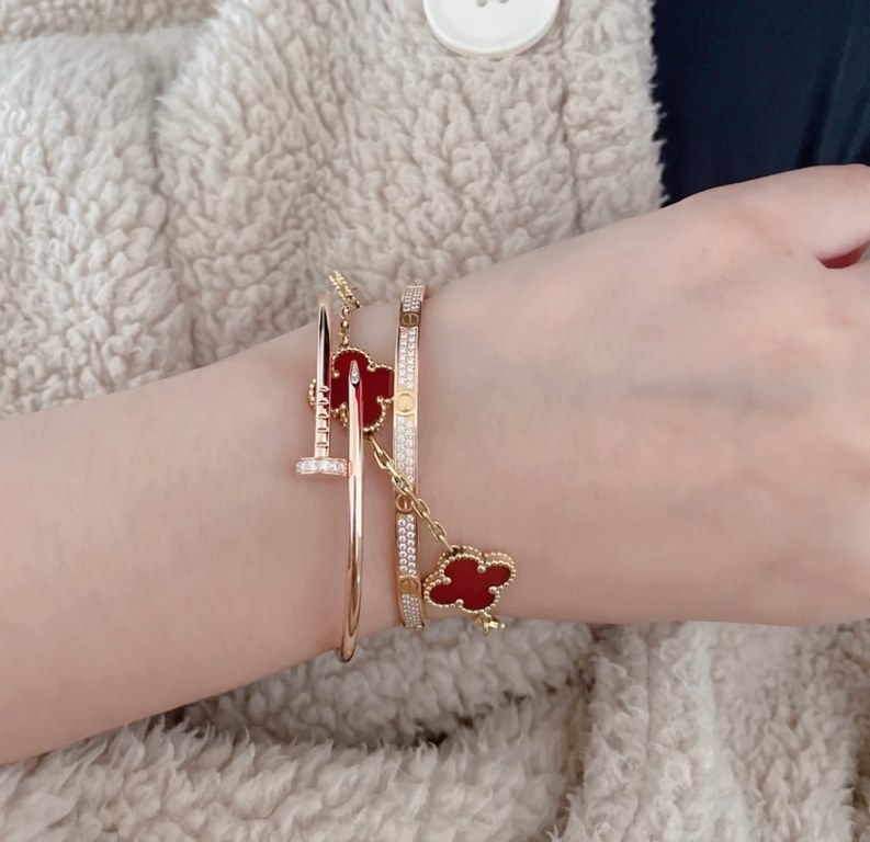 V gold plated 1.0 imitation gold Size 16.17. CNC pair version Cartier fine version of the head and tail diamond hollow tube studs bracelet, three colors together