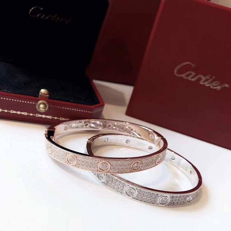 Cartier Cartier full star bracelet, the official website selected models Exclusive high-end quality real picture   on behalf of the purchase level   exquisite and delicate workmanship   heavy version   super fairy aesthe