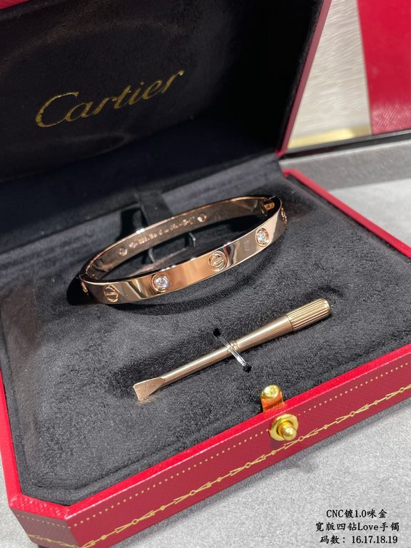 V gold plating 1.0 imitation gold, (16-18 yards 230, 19 yards 250) CNC high definition Cartier wide version of the four diamond LOVE bracelet   High-grade craftsmanship Nail bit polished treatment Screwdriver opening des