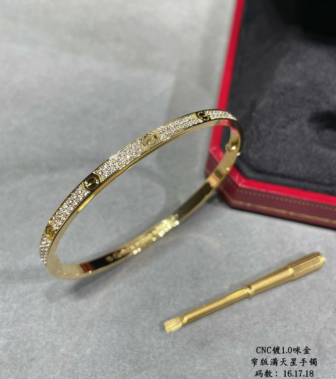 V gold plated imitation gold . Premium goods do not accept returns and exchanges Size 16.17.18 three colors to choose from only to do high-level crafted version Cartier narrow version of the full star II CNC hand diamond