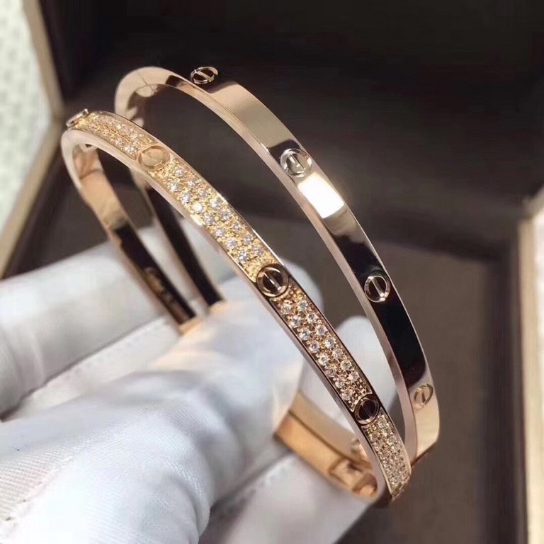 Cartier narrow bracelet LOVE collection Long awaited narrow Caja bracelet with diamonds without diamonds in rose gold, white gold, yellow gold.Available in sizes 16.17.18.19 for both full and no diamonds.