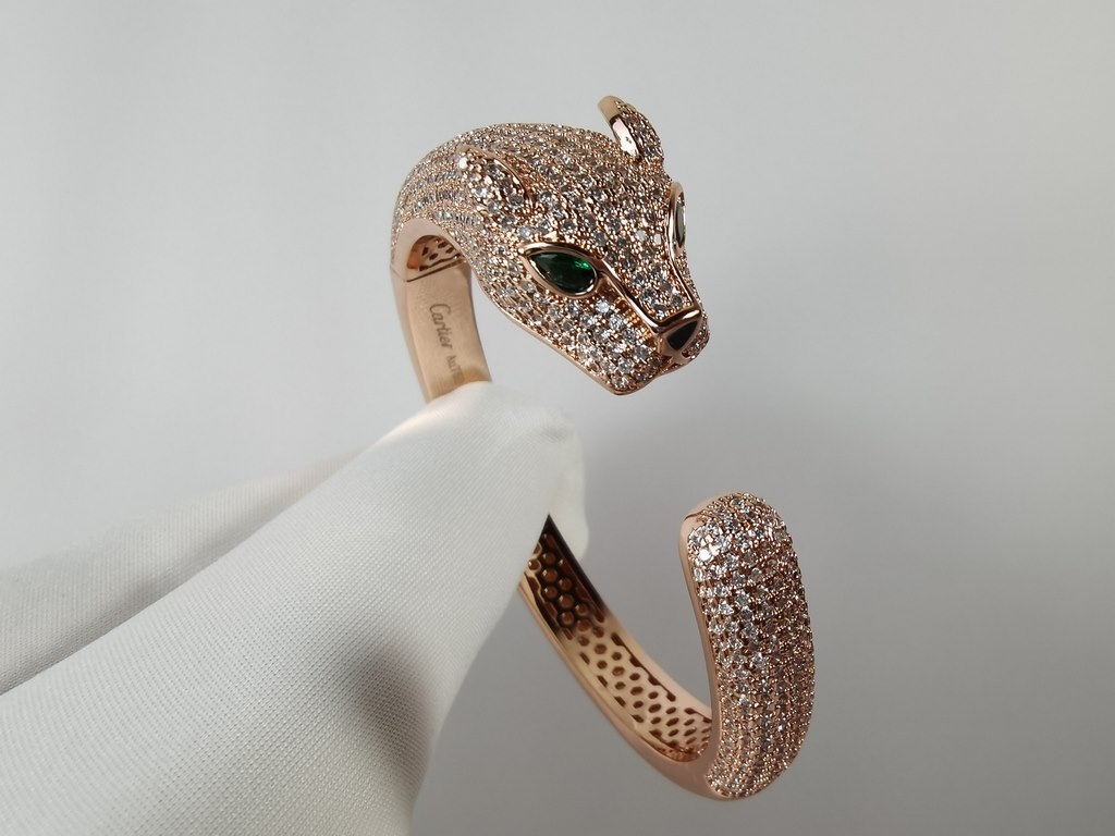 Cartier Cartier Leopard Half Diamond Bracelet One of the symbols of the brand Classic Leopard Head Emerald Gemstone Cartier classic masterpiece, enduring  Legendary classic, has been popular needless to say The original 