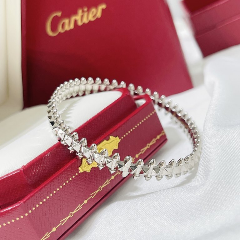 Cartier New version of the willow nail bracelet, the most popular one very personalized one. Eternal classic in recent years is very hot High-end V gold plating thick gold micro-setting material The same craftsmanship, n