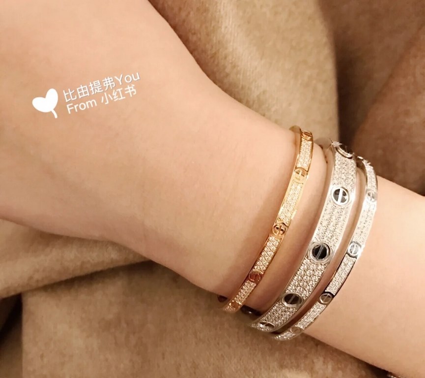 Cartier Cartier official website latest release explosive narrow version of LOVE carved CNV full star bracelet electroplated 18k rose gold  white gold inlaid simulation of high-carbon diamonds high-end customized full-di