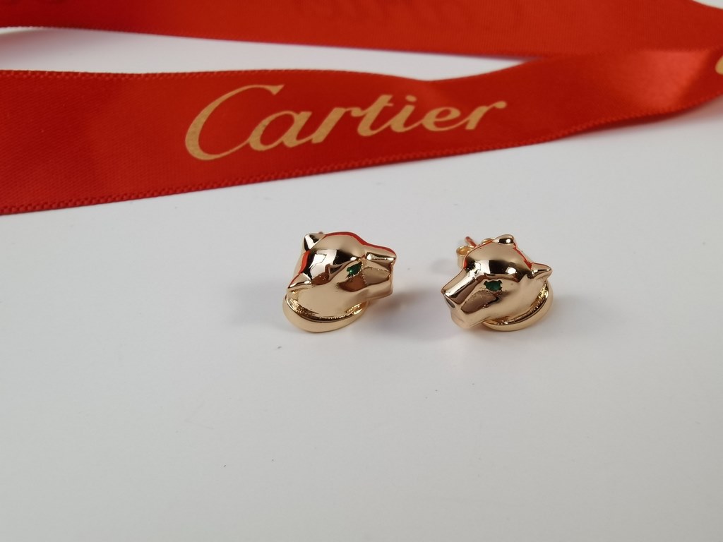 Cartier Cartier [strong] 11 leopard earrings shipping   leopard earrings   classic aristocratic model, luxury full diamond caressing leopard design     exclusive real shot ! With emerald leopard eyes to make the leopard 