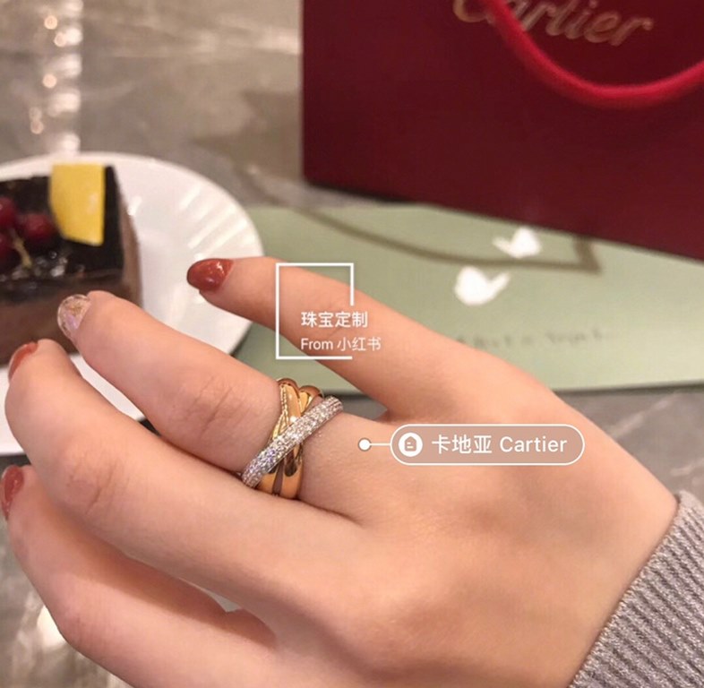 Cartier Cartier explosive three in one three ring color separation plating ring   high-end k gold process S925 sterling silver micro-setting process Cartier Always so classic rival treasures Absolutely recommended  678 y