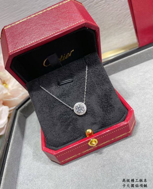 9 2  5  Cartier large round diamond necklace, exquisite   From cutting the main stone to plating to the finished product Very time-consuming. Imported high-carbon diamonds as the main stone small diamonds ring around the