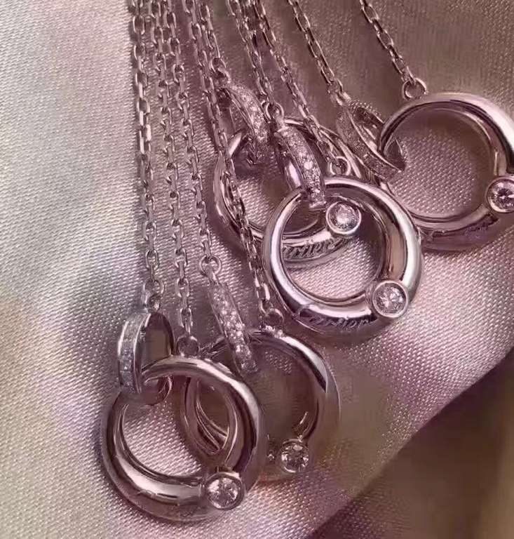 Cartier Double Ring Necklace   Two by two, to death, like you love each other   High quality Look at the details   New Cartier new crescent moon   double ring necklace   one side with a diamond clear wordmark  Selected G