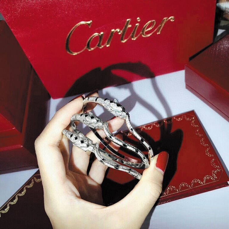 sold crazy star hot push models    Cartier Cartier jewelry sexy three-dimensional SOLEIL fashion full of diamonds spotted leopard round bracelet shipment   stars with the same paragraph, beautiful and beautiful extreme  