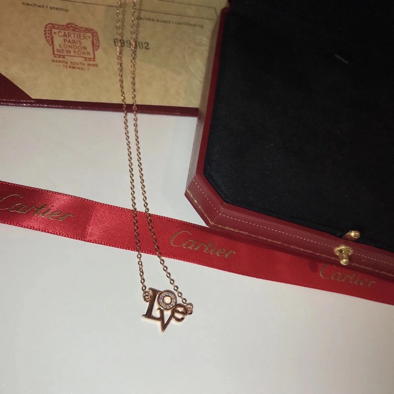 Hot Sell Grab    Cartier   Love letters necklace [color] to jewelry to express personal Full of happiness    High-end customization micro-setting process into the design of the word LOVE  Hot push models, imported diamon