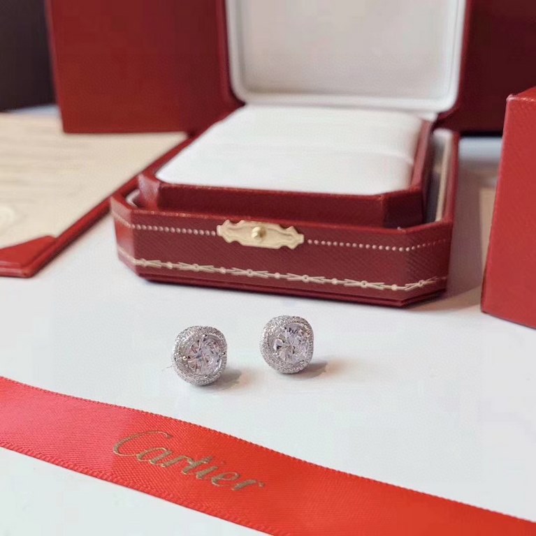 Cartier Cartier Spin Series four claw earrings   original logo word print classic luxury high-end custom 925 sterling silver gold-plated! bling bling high carbon diamond shock you understand   star models, beautiful beau