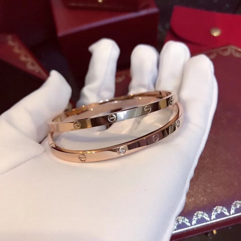 Cartier narrow bracelet LOVE collection Long awaited narrow Caja bracelet with diamonds without diamonds in rose gold, white gold, yellow gold.Available in sizes 16.17.18.19 for both full and no diamonds.