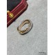 V gold material Cartier three rings without diamonds   Size 678. manpower a   ring embracing inlay Perfect interpretation of symmetrical aesthetics Elegant and generous. Ring butt Smooth ring arm Wear comfortably without