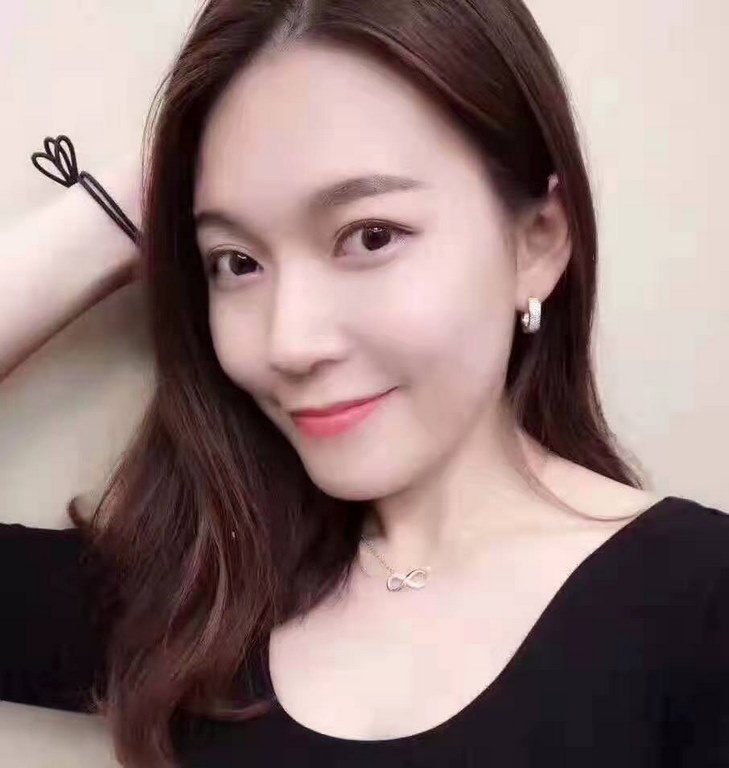 Seiko version, open your big eyes   Self-acquired K gold typing for three months   Cartier new version of the original single    full star ear buckle earrings. Eight hearts and eight arrows high elastic diamond. The most