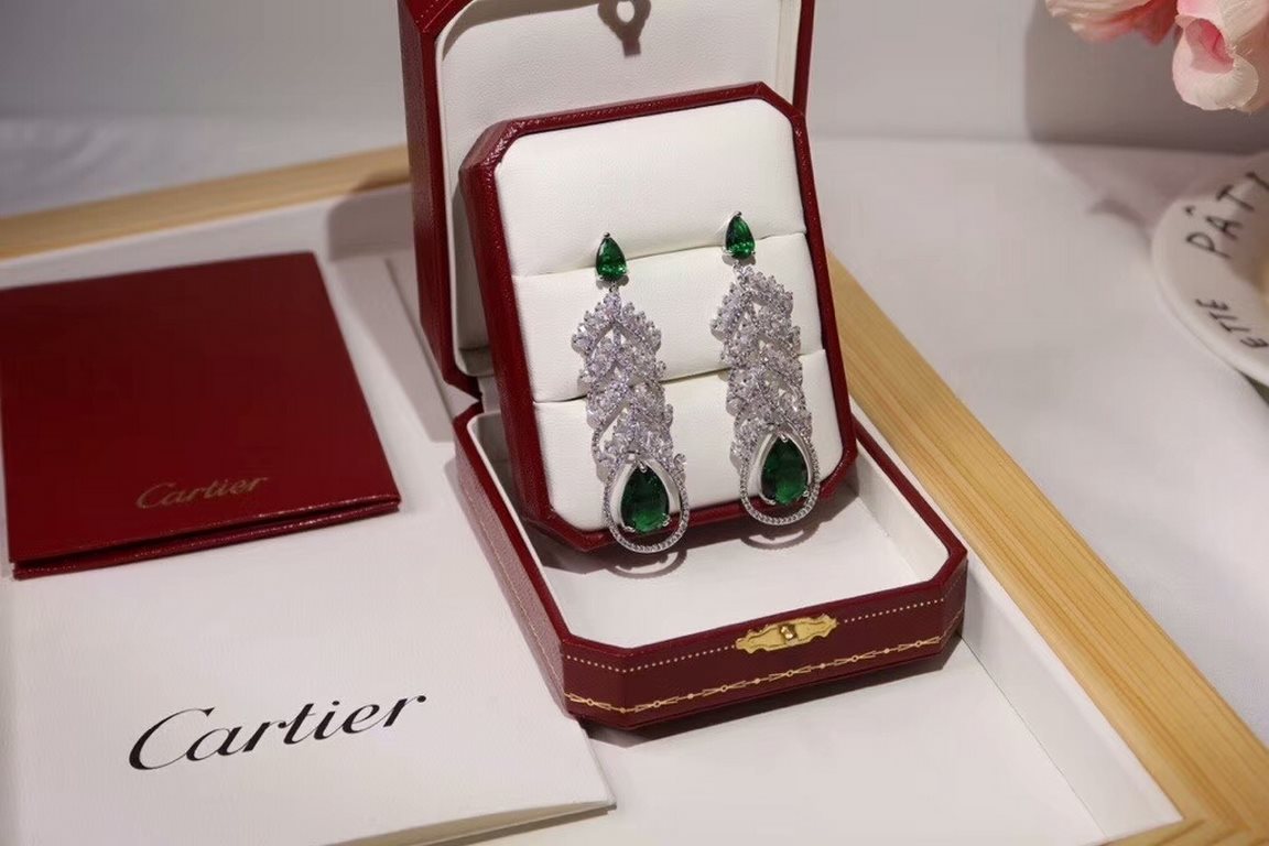 sold crazy star hot push models     Cartier Cartier Series Jewelry sexy stereo SOLEIL fashion full of diamonds feather petals emerald earrings earrings shipment    stars with the same paragraph, beautiful and beautiful e