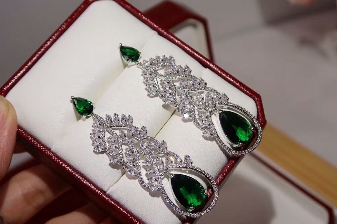 sold crazy star hot push models     Cartier Cartier Series Jewelry sexy stereo SOLEIL fashion full of diamonds feather petals emerald earrings earrings shipment    stars with the same paragraph, beautiful and beautiful e