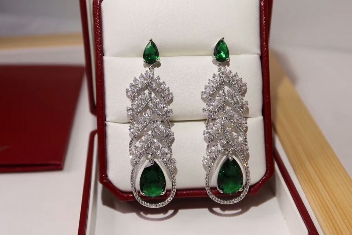 sold crazy star hot push models     Cartier Cartier Series Jewelry sexy stereo SOLEIL fashion full of diamonds feather petals emerald earrings earrings shipment    stars with the same paragraph, beautiful and beautiful e