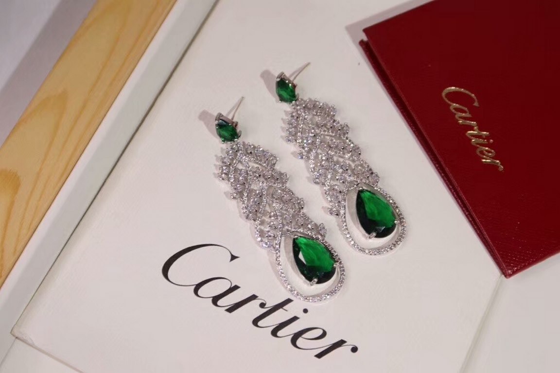 sold crazy star hot push models     Cartier Cartier Series Jewelry sexy stereo SOLEIL fashion full of diamonds feather petals emerald earrings earrings shipment    stars with the same paragraph, beautiful and beautiful e