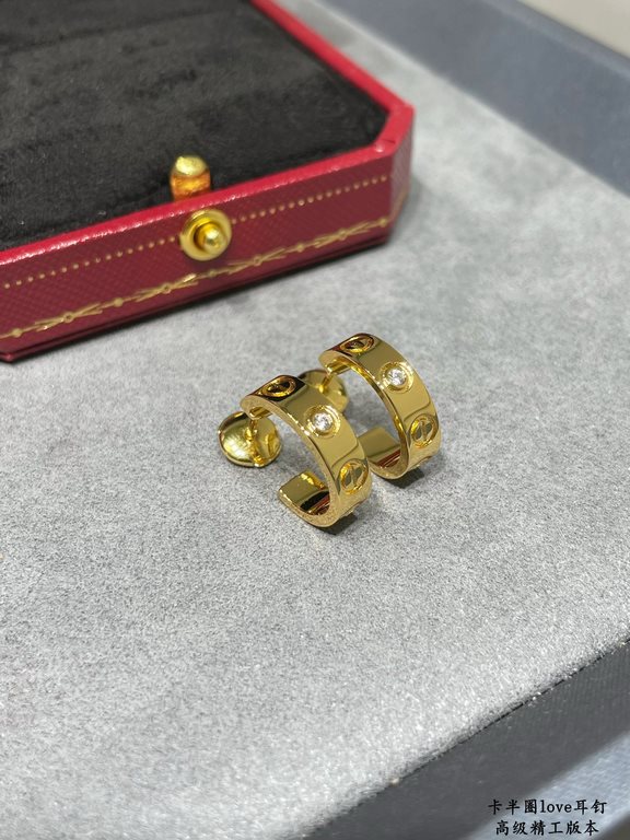 V gold Cartier Cartier LOVE half circle earrings Classic with flying saucer earplugs [purchase level]   classic Cartier love series. The most classic models need not be introduced High-end imported from Germany Three col