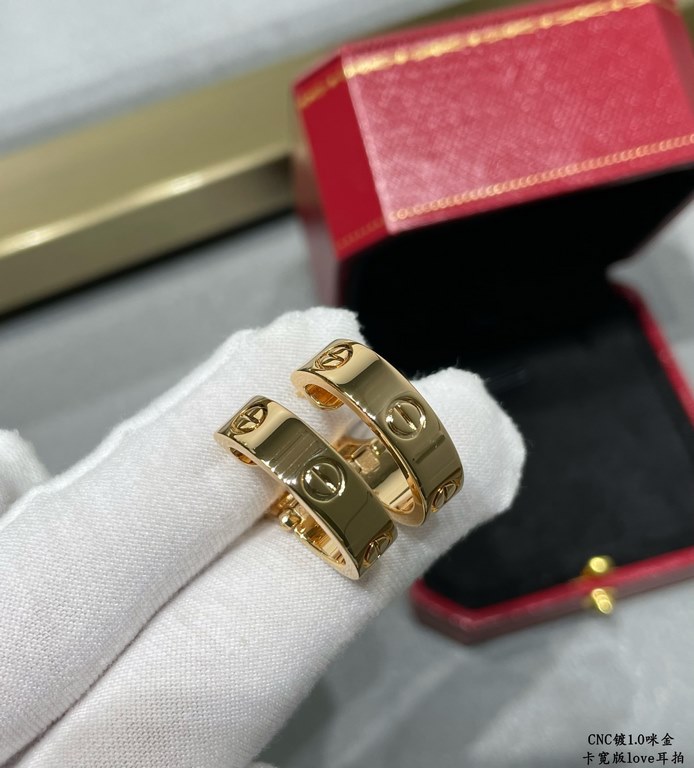 V gold Cartier Cartier CNC wide version of glossy LOVE ear shoot, the classic 【Grade】   Classic Cartier LOVE series The most classic models need not be introduced Germany imports of high-end Three colors can be selected