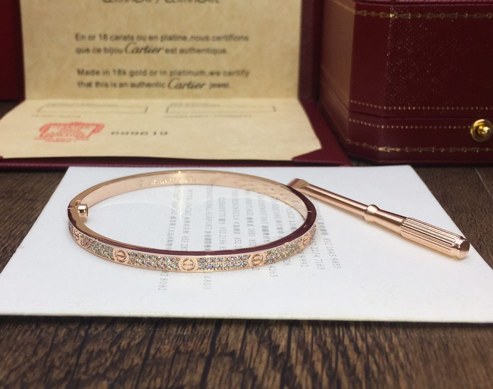 Cartier Cartier official website latest release    hot narrow version of the LOVE full of stars bracelet   imports of gold plating 18k rose gold  white gold inlaid with simulation of high-carbon diamonds   high-end custo