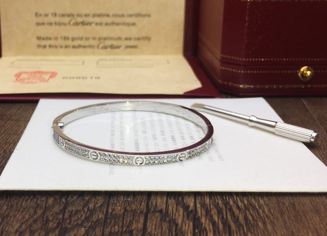 Cartier Cartier official website latest release    hot narrow version of the LOVE full of stars bracelet   imports of gold plating 18k rose gold  white gold inlaid with simulation of high-carbon diamonds   high-end custo