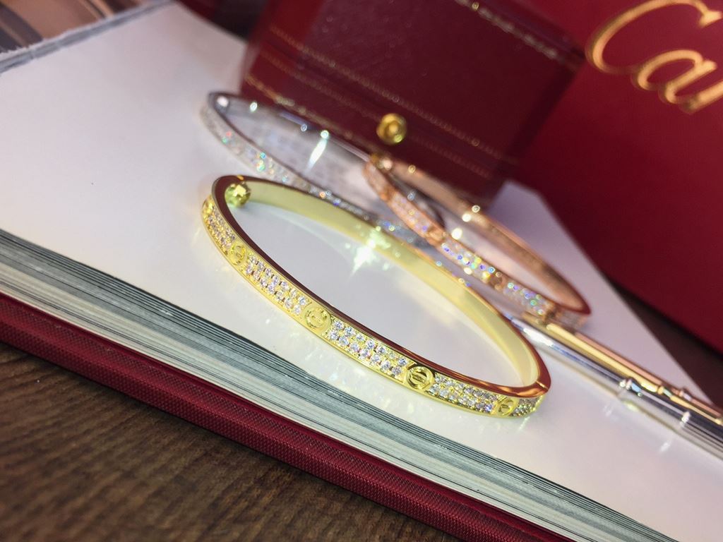 Cartier Cartier official website latest release    hot narrow version of the LOVE full of stars bracelet   imports of gold plating 18k rose gold  white gold inlaid with simulation of high-carbon diamonds   high-end custo