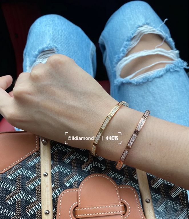 Cartier Cartier official website latest release    hot narrow version of the LOVE full of stars bracelet   imports of gold plating 18k rose gold  white gold inlaid with simulation of high-carbon diamonds   high-end custo