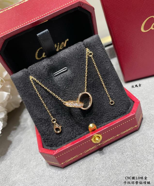 V gold plating 1.0 imitation gold CNC high version Cartier classic double ring necklace with diamonds   real shot   high-end customization    Look at the chain plate to see the engraving, and then look at the workmanship