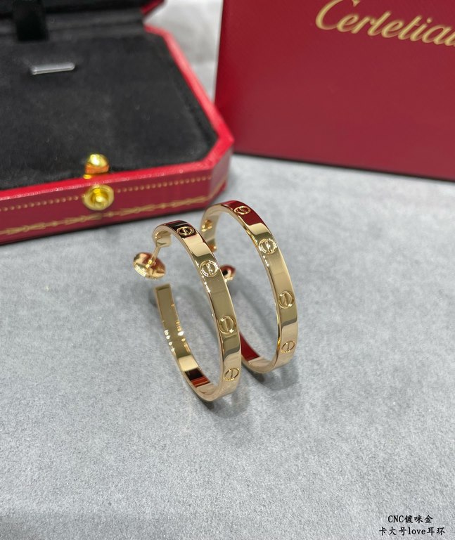 V gold material CNC high version Cartier large LOVE earrings, high-end customized    look at the engraving, and then look at the workmanship Original replica into the counter without pressure. Imported from Germany Luxur