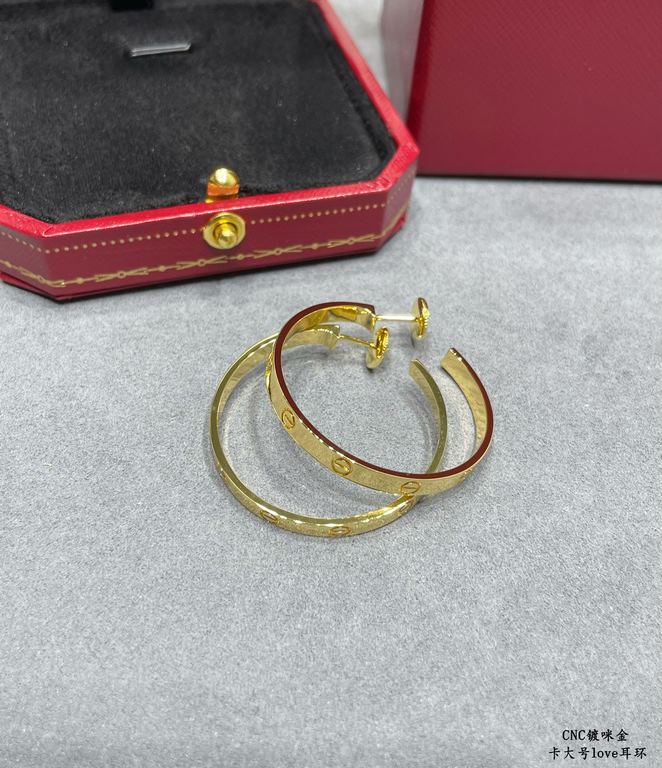 V gold material CNC high version Cartier large LOVE earrings, high-end customized    look at the engraving, and then look at the workmanship Original replica into the counter without pressure. Imported from Germany Luxur